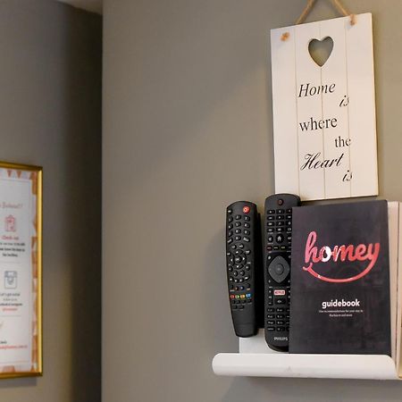 Chic Accommodation With Breathtaking Views Over Calea Victoriei - Your Central Heaven 부쿠레슈티 외부 사진
