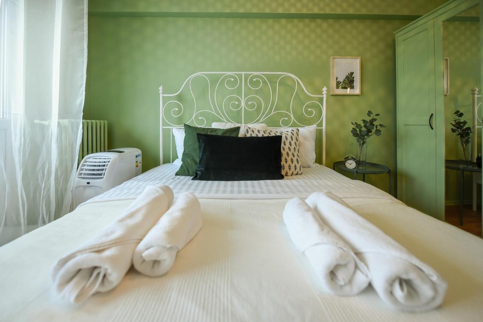 Chic Accommodation With Breathtaking Views Over Calea Victoriei - Your Central Heaven 부쿠레슈티 외부 사진
