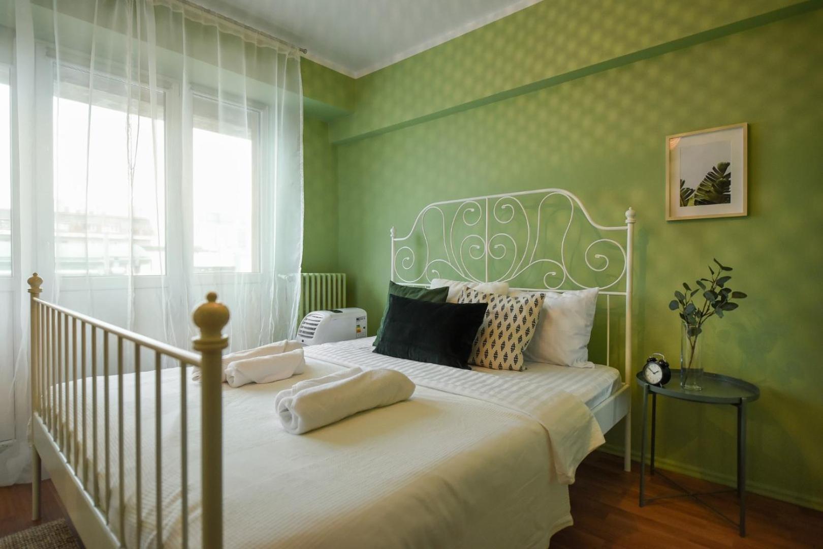 Chic Accommodation With Breathtaking Views Over Calea Victoriei - Your Central Heaven 부쿠레슈티 객실 사진