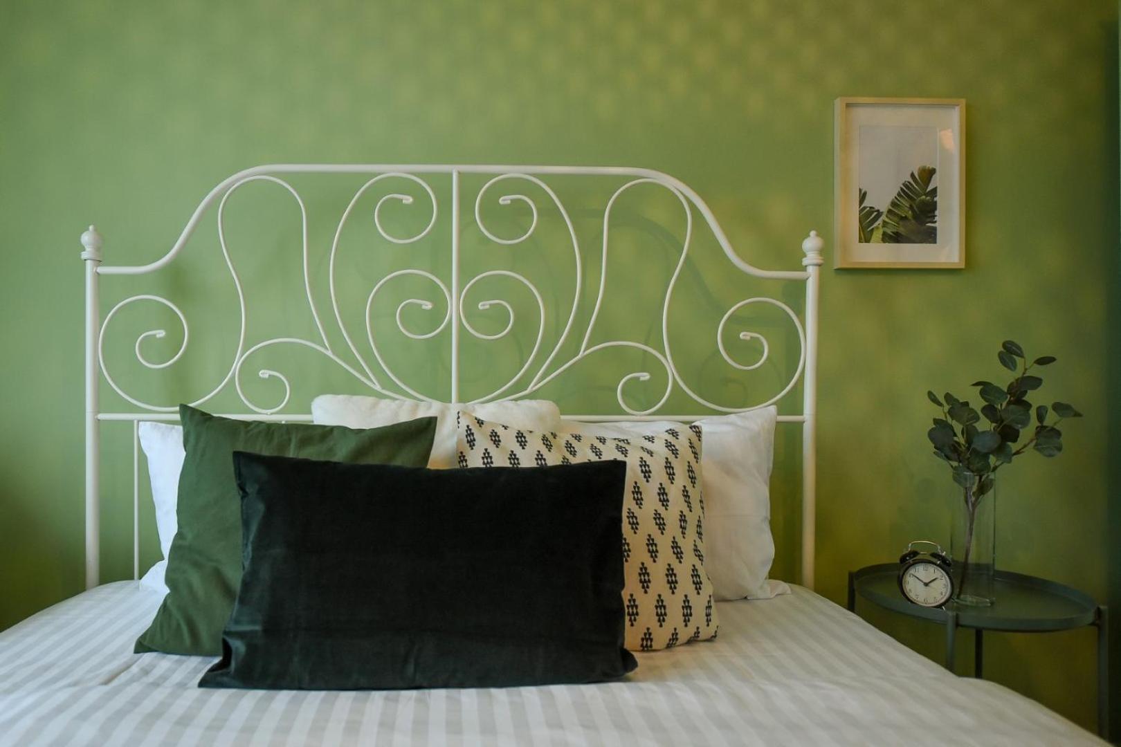 Chic Accommodation With Breathtaking Views Over Calea Victoriei - Your Central Heaven 부쿠레슈티 객실 사진