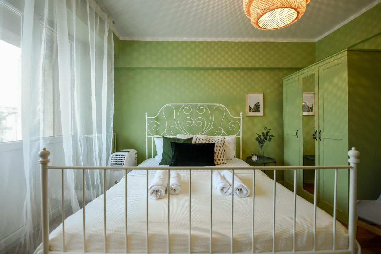 Chic Accommodation With Breathtaking Views Over Calea Victoriei - Your Central Heaven 부쿠레슈티 객실 사진